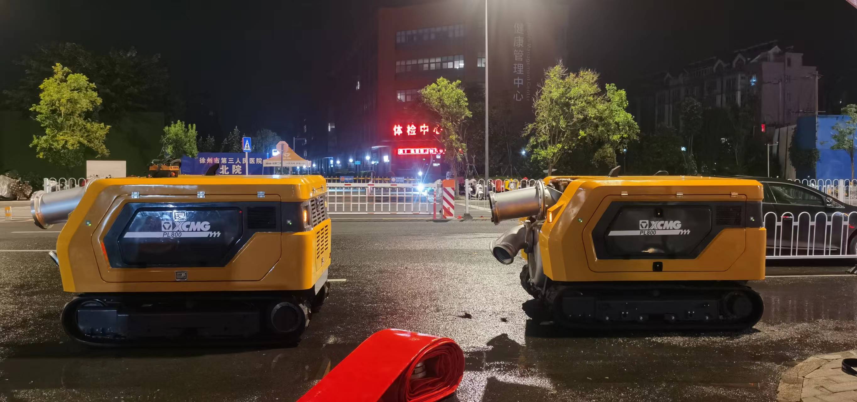 徐工排澇機(jī)器人緊急馳援，多處澇區(qū)“治水先鋒”
