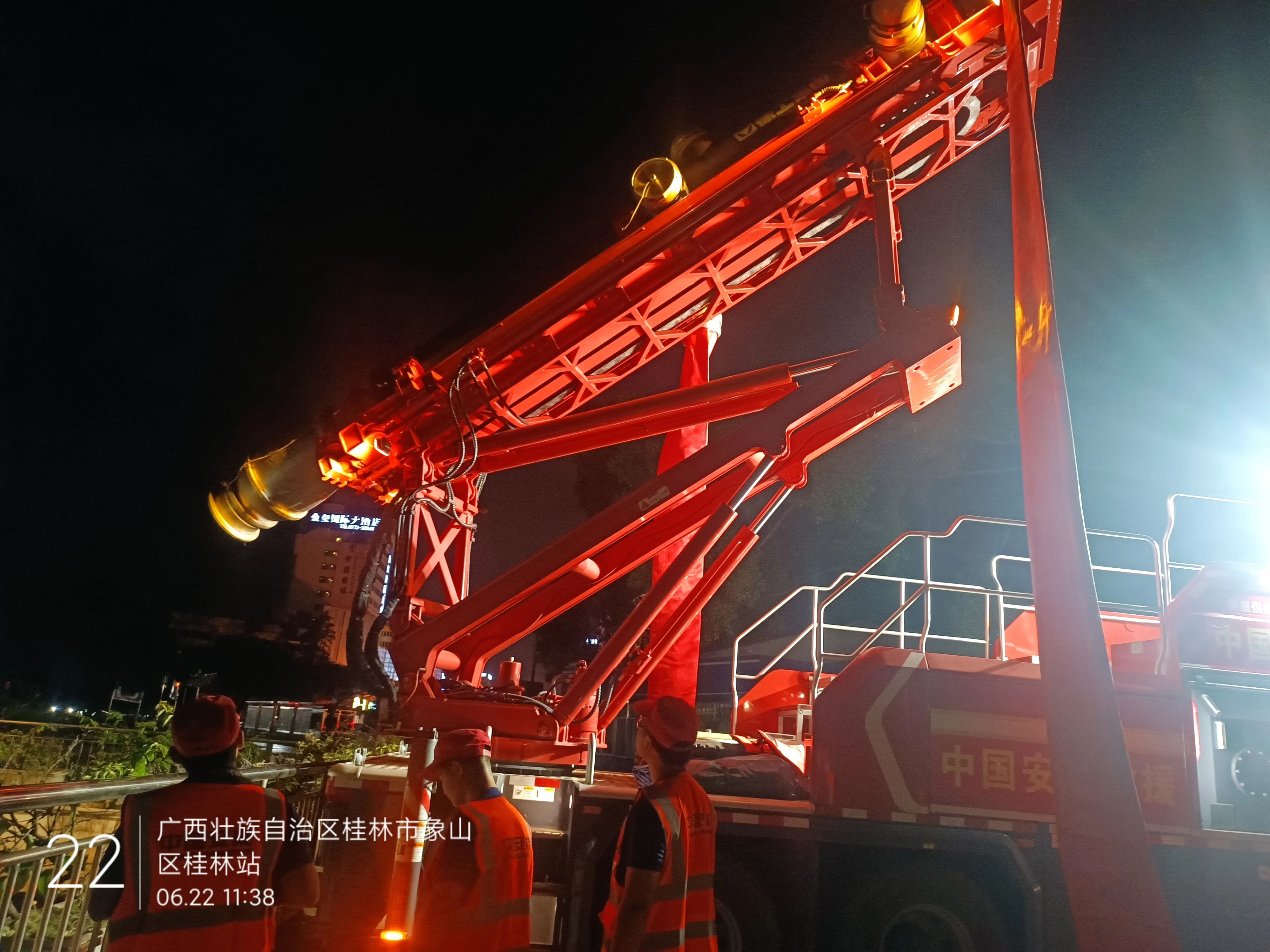 桂林洪水！徐工多臺(tái)排澇應(yīng)急裝備全力迎戰(zhàn)!